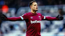 Javier Hernández celebra un gol con el West Ham