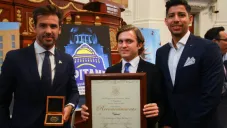 Capitanes de la CDMX reciben medalla al Mérito Turístico