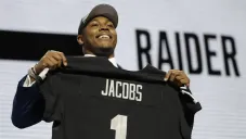 Josh Jacobs, nuevo corredor de los Raiders