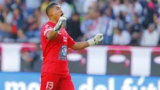 Poncho Blanco celebra una anotación de los Tuzos