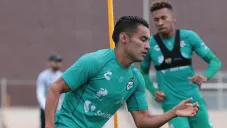 Gallito Vázquez en un entrenamiento con Santos Laguna
