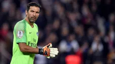 Gianluigi Buffo en un partido con el PSG