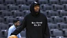 Kevin Durant durante una práctica con los Warriors