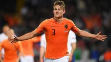 De Ligt celebra una anotación con Holanda