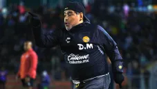 Diego Maradona durante un encuentro ante Correcaminos