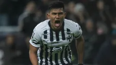 Jesús Gallardo en festejo de gol con el Monterrey