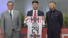 Boy, Peralta y José Luis, en la presentación del delantero