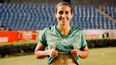 Selene Varela en un partido del León