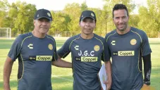 Profe Cruz y Luis Gabriel Rey posan para una foto