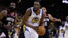 Kevin Durant en un partido contra los Rockets