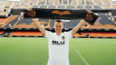 Cheryshev con la camiseta del Valencia