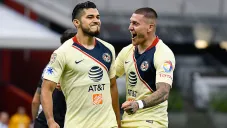 Henry Martín y Nico Castillo en festejo de gol