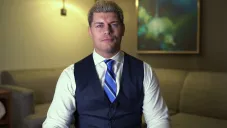 Cody Rhodes hace un anuncio para AEW