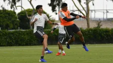 Jiménez y Alexis Vega en un entrenamiento con el Tri en Copa Oro