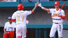 Gamboa y Ávila, en festejo durante el duelo vs Sultanes de Monterrey