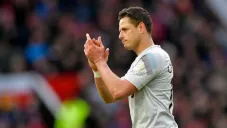 Hernández aplaude en un partido del West Ham