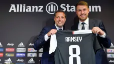 Aaron Ramsey en su presentación con la Juventus