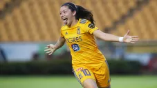Katty Martínez celebra su anotación frente a Chivas