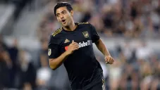 Carlos Vela festeja un gol con LAFC