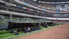 El cambio de lugar de las bancas en el Estadio Azteca