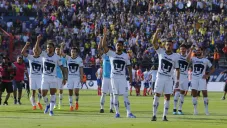 Jugadores de Pumas festejan triunfo sobre Atlético San Luis