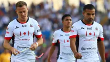 Jugadores de Lobos BUAP en lamento tras caer ante Puebla