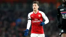 Mesut Özil durante un partido del Arsenal