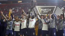 Tottenham celebra haber ganado la Audi Cup