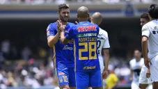Jugadores de Tigres festejan un gol