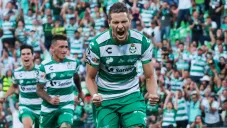 Julio Furch celebra su anotación frente a Puebla