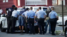 Policías durante el tiroteo en Filadelfia
