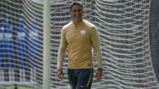 Míchel González, en un entrenamiento de los Pumas