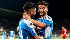 Lorenzo Insigne y Dries Mertens festejan un gol