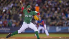 Sergio Romo en un lanzamiento contra Venezuela