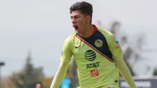 José López celebra un gol con América