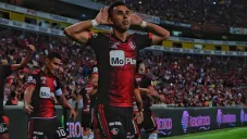 Isijara festeja gol con Atlas