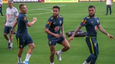 Neymar entrena con la selección de Brasil para la Fecha FIFA