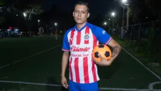 Alejandro Lezama posa para la cámara de RÉCORD