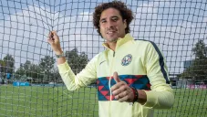 Memo Ochoa, posa para el lente de RÉCORD en Coapa