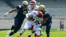 Yair Márquez y Esteban Solares durante un clásico en CU