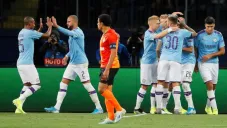 Jugadores del Manchester City celebbran ante Shakhtar
