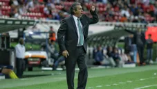 Tomás Boy se molesta con sus pupilos en juego contra Pachuca