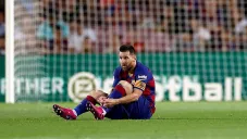 Lionel Messi se queda tirado en el suelo