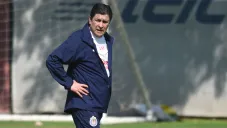 Luis Fernando Tena en el entrenamiento de Chivas