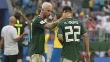 Layún consuela a Lozano tras ser eliminados de Rusia 2018