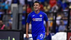 Roberto Alvarado festeja su gol contra América