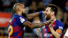 Vidal festeja su gol ante el Sevilla con Messi