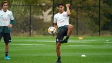 Lainez controla la esférica en práctica del Tri