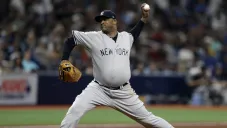 CC Sabathia a punto de lanzar la bola