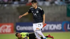 Uriel Antuna se quitó al portero para marcar